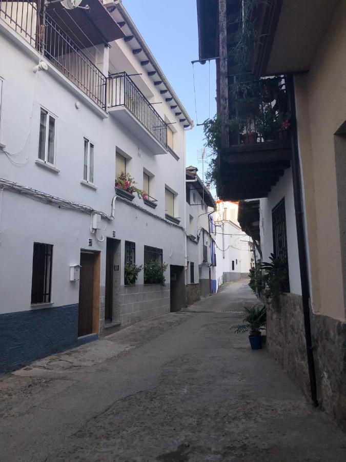 El Nido, Casas del Castañar