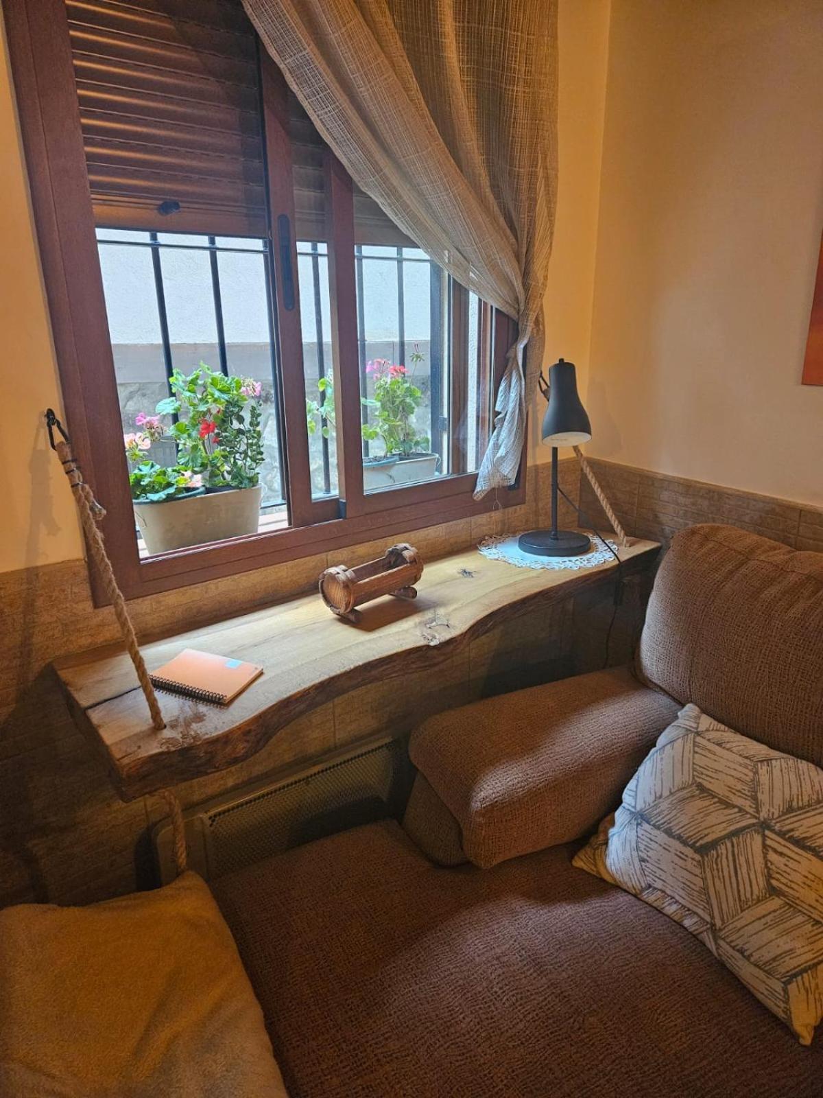 El Nido, * Casas del Castañar