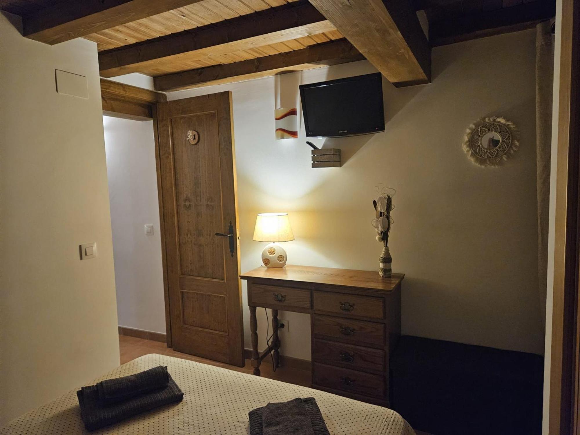El Nido, * Casas del Castañar