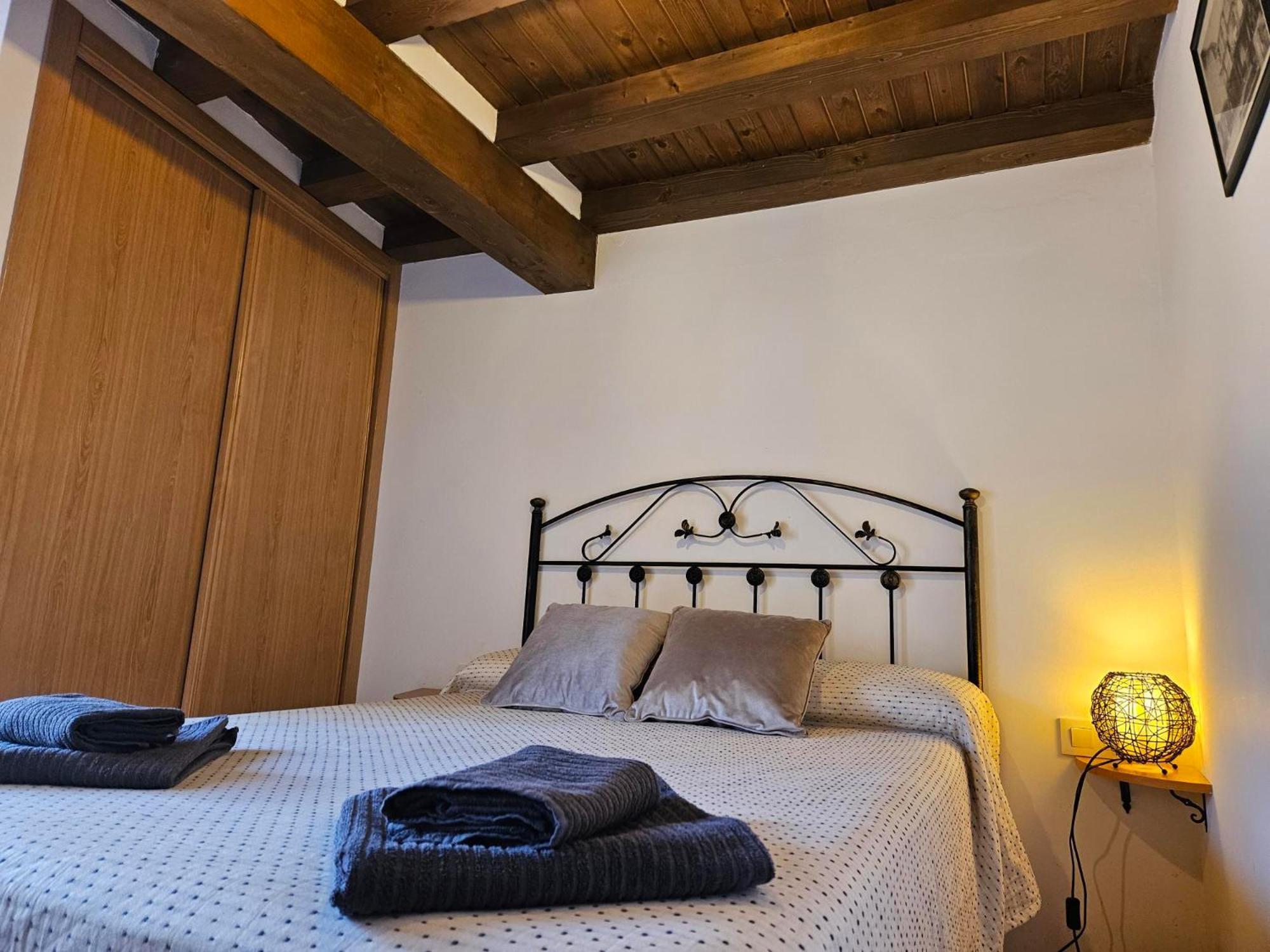 El Nido, * Casas del Castañar